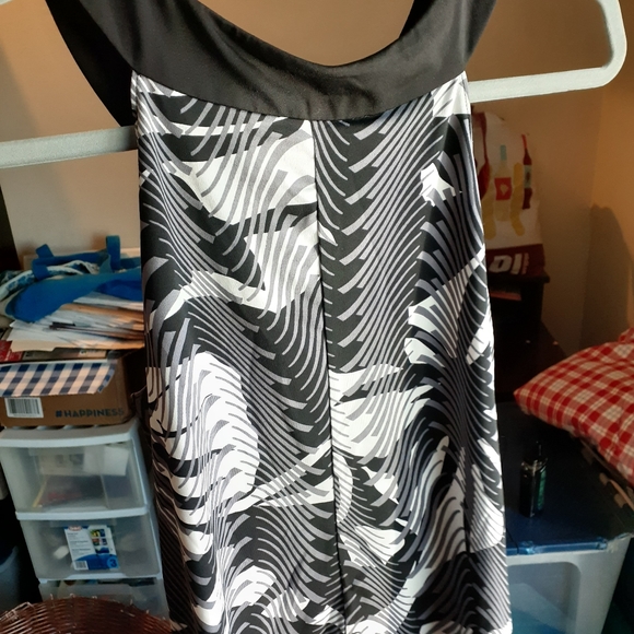 Tops - Picture 2 of 3